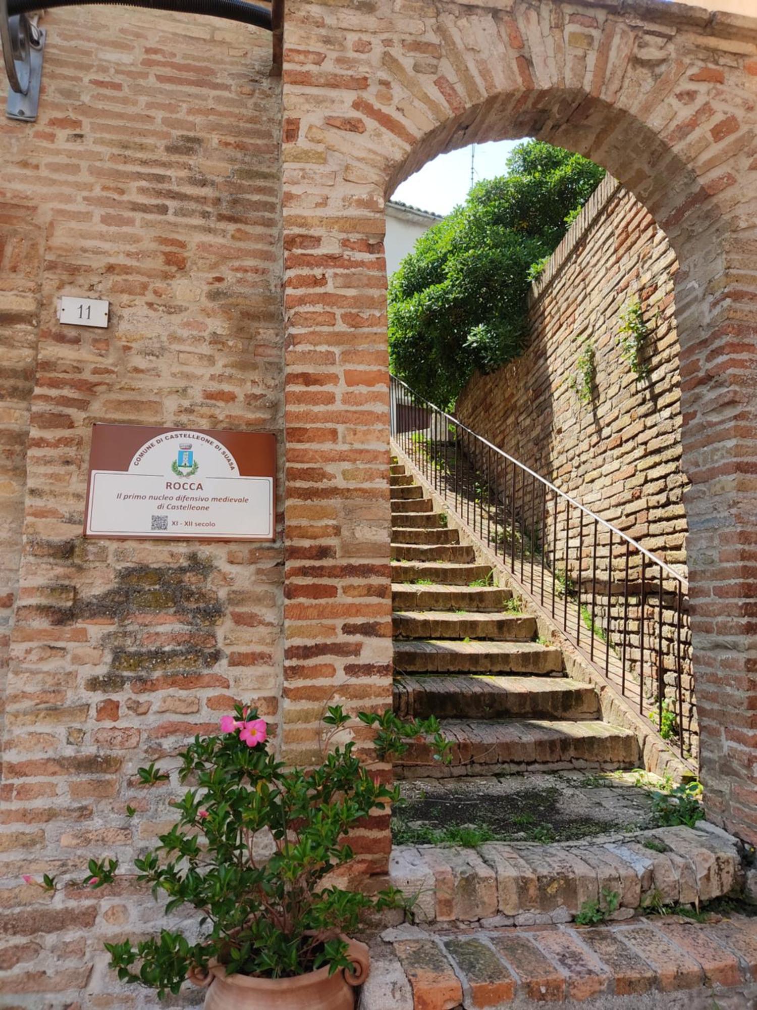 Casa Borgo Fonte Villa Castelleone di Suasa Luaran gambar
